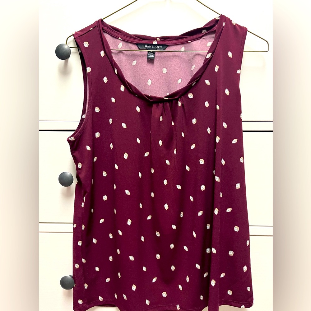 41 Hawthorn - Size Small tank top. Burgundy color